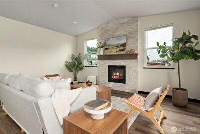 958 Walker Avenue , Oak Harbor, WA 98277 - Photo 5