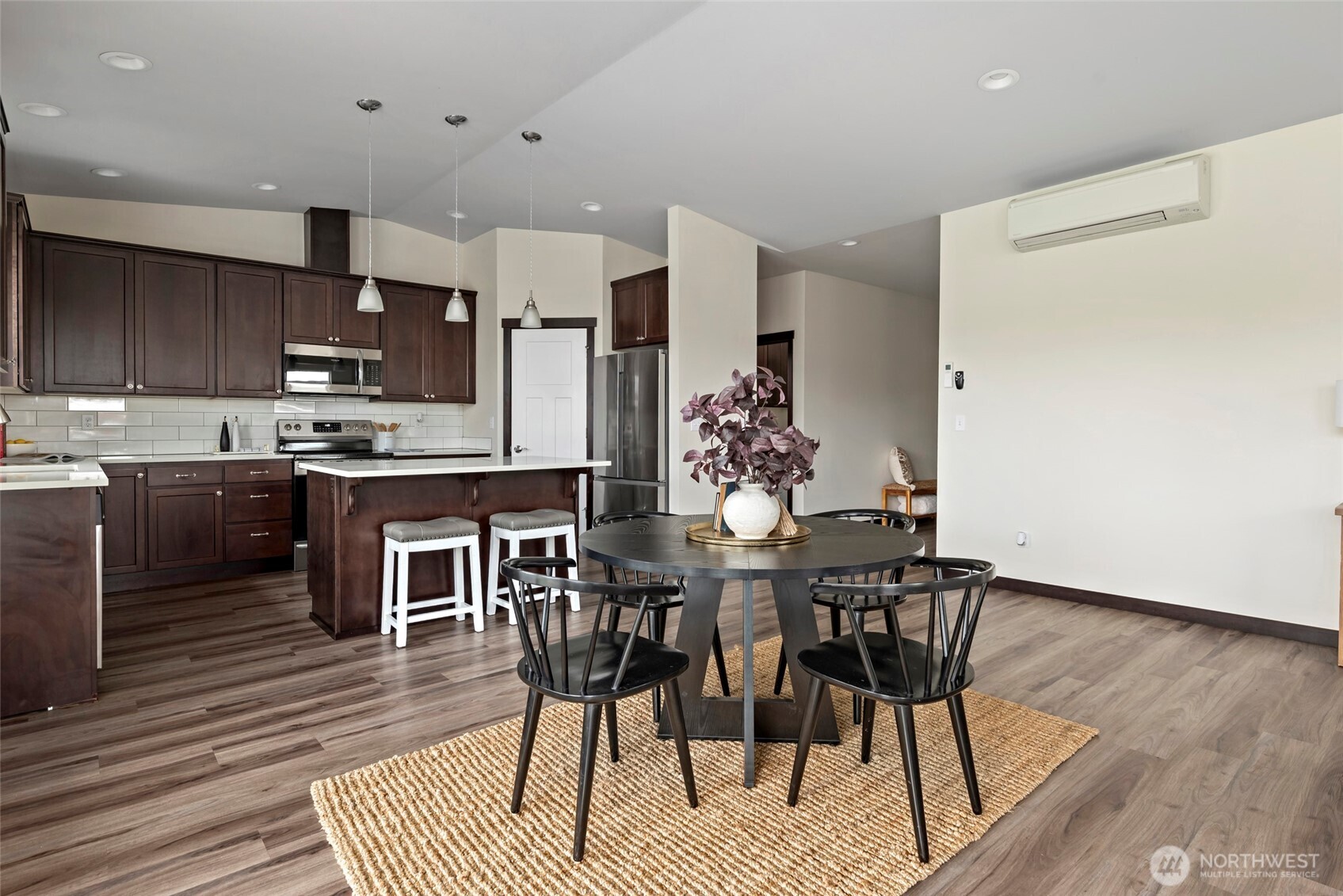 958 Walker Avenue , Oak Harbor, WA 98277