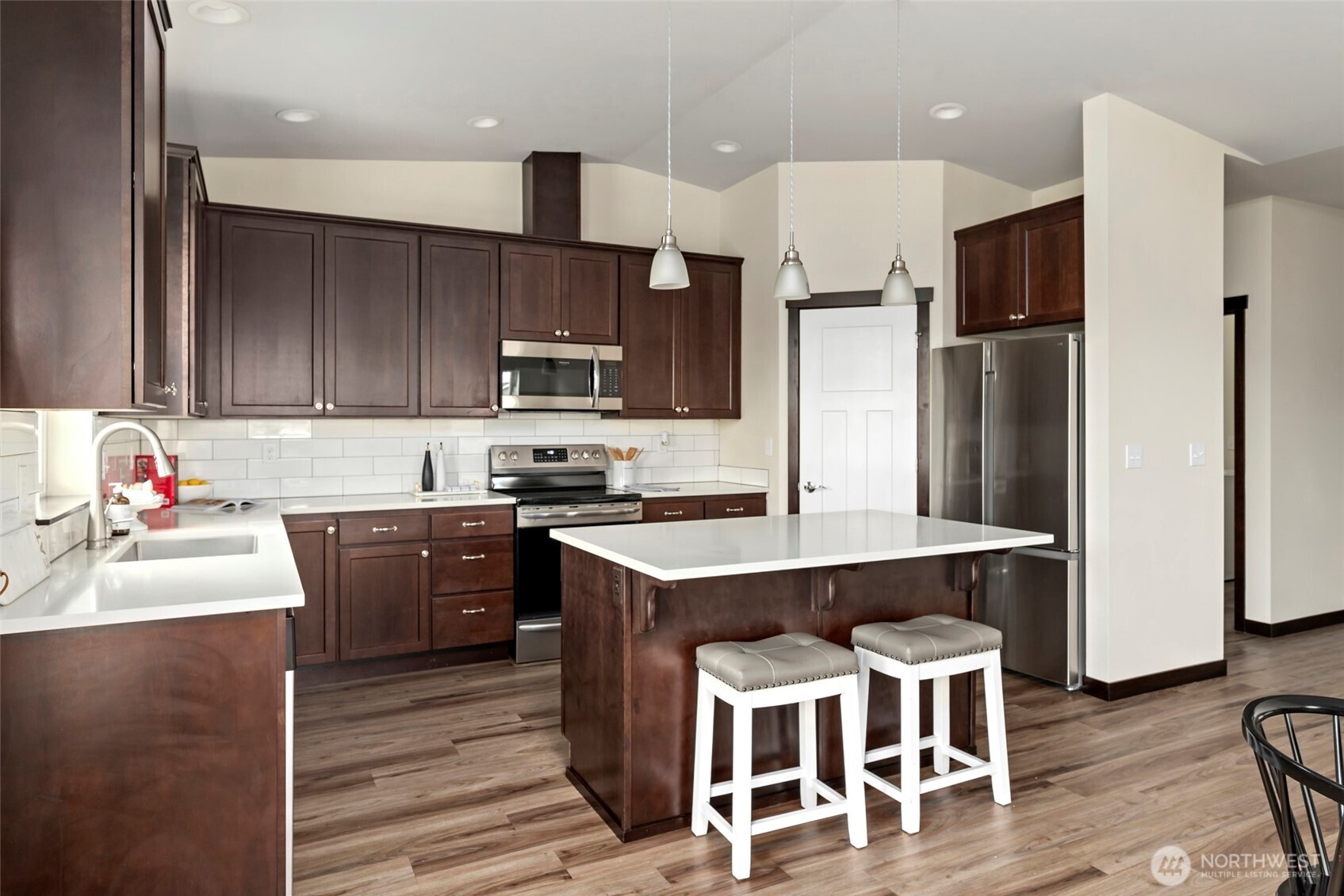 958 Walker Avenue , Oak Harbor, WA 98277