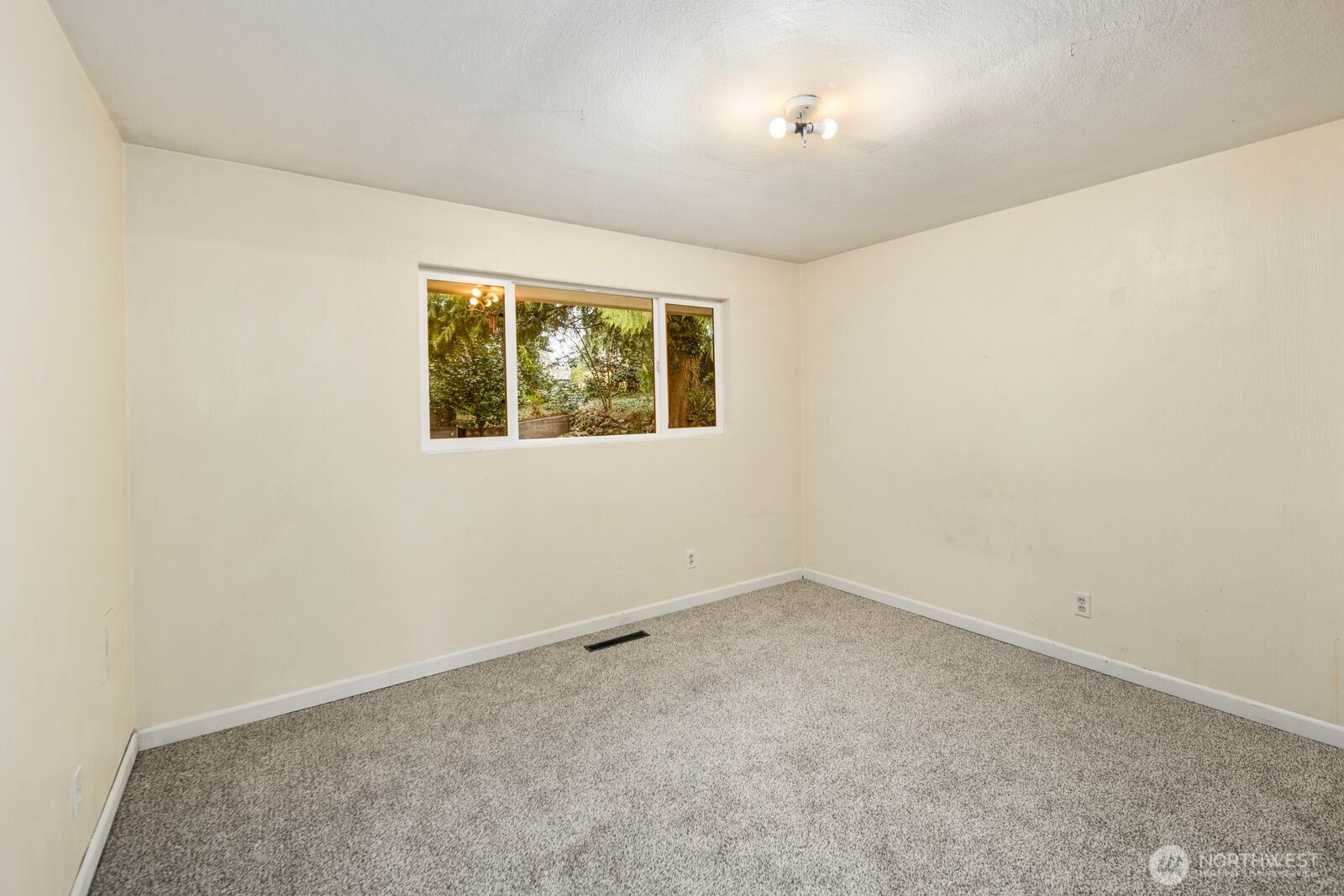 2108 E 24th Street , Bremerton, WA 98310