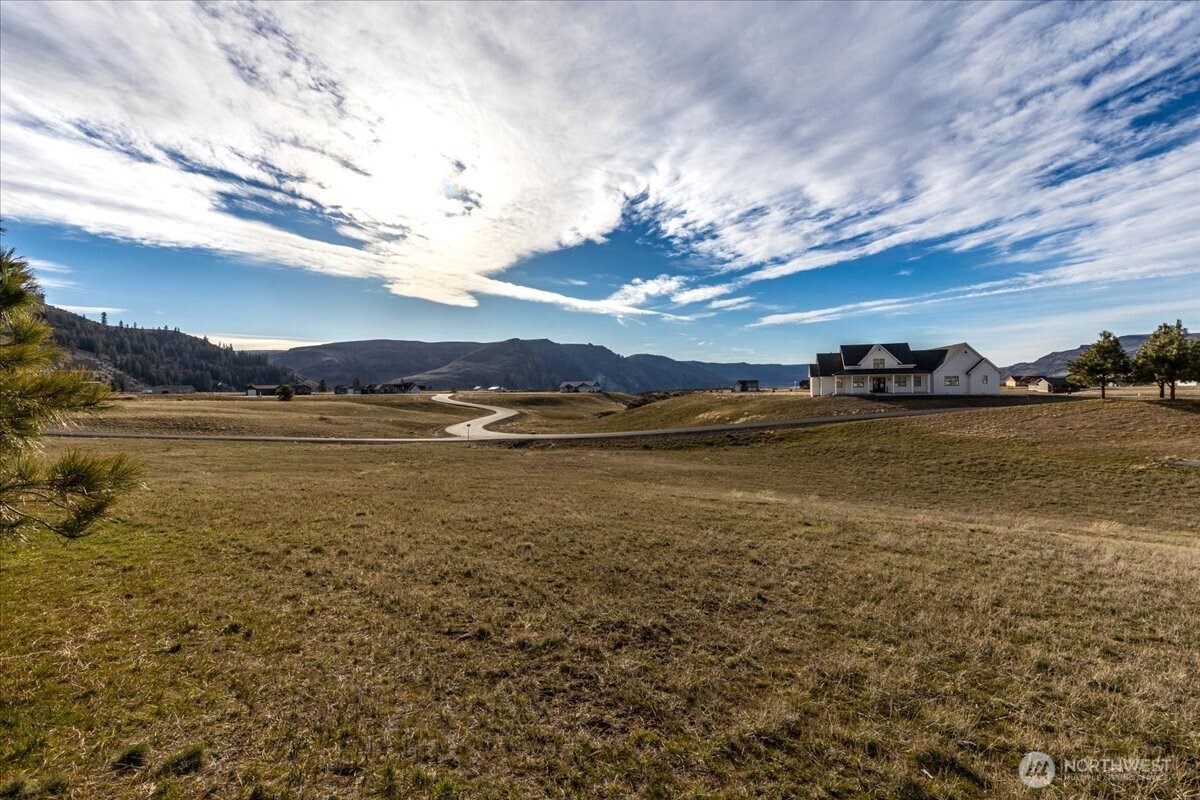 44330 Lupine Drive N, Wilbur, WA 99185