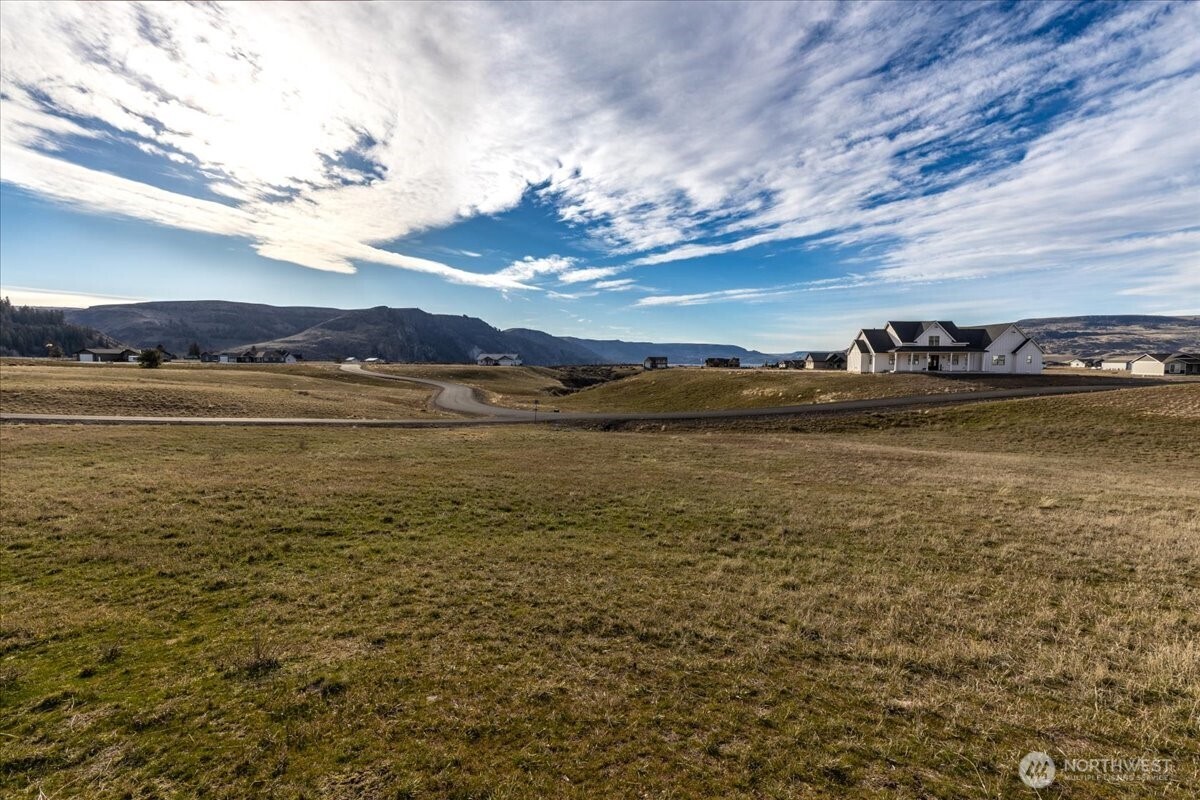 44330 Lupine Drive N, Wilbur, WA 99185