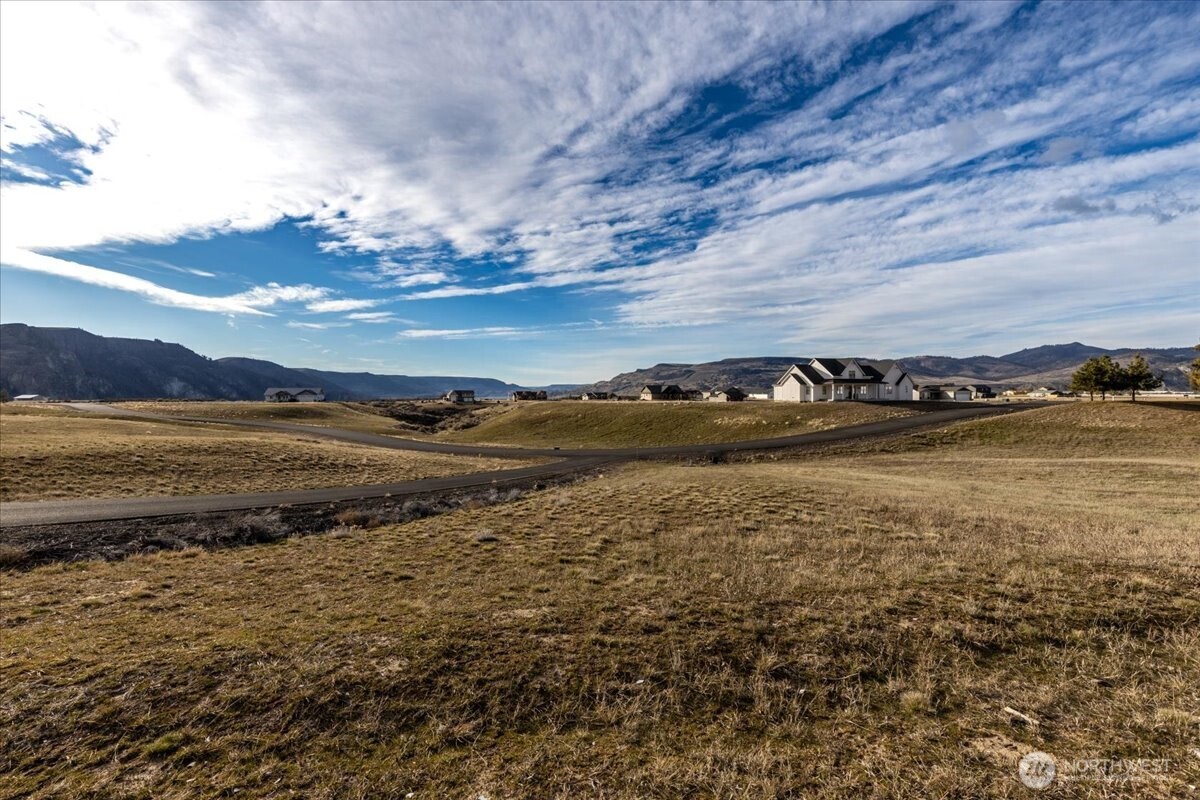 44330 Lupine Drive N, Wilbur, WA 99185