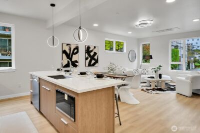 261 E Louisa Street , Seattle, WA 98102 - Photo 2