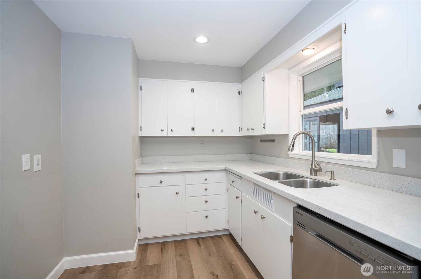 4403 Soundview Drive W, University Place, WA 98466