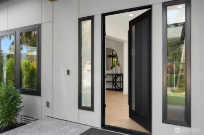 10411 NE 28th Place , Bellevue, WA 98004 - Photo 2