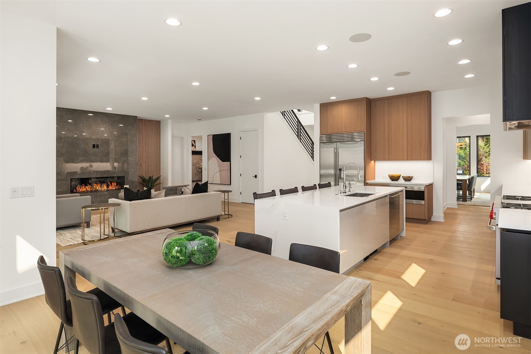 10411 NE 28th Place , Bellevue, WA 98004