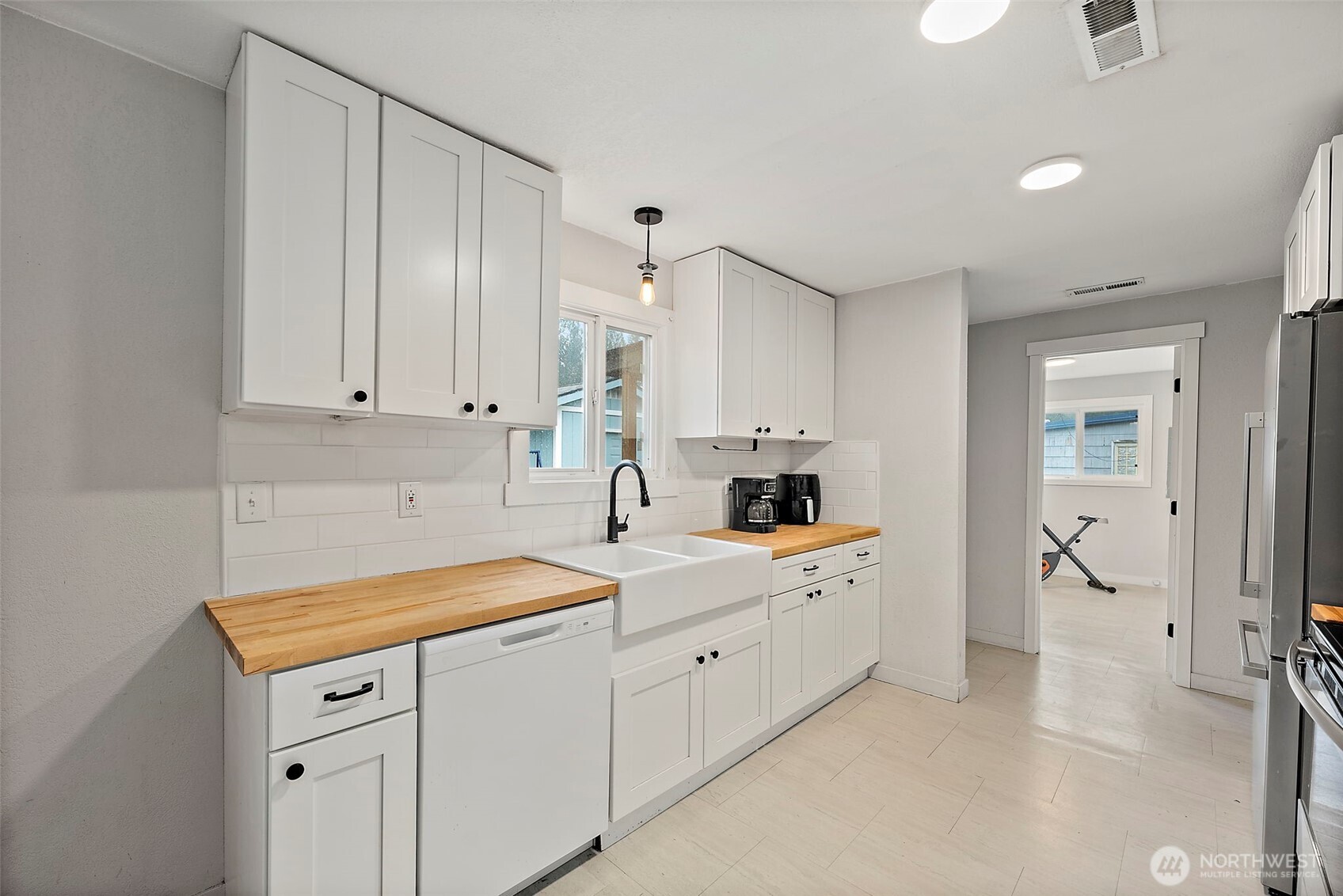 2949 S Bay Road NE, Olympia, WA 98506