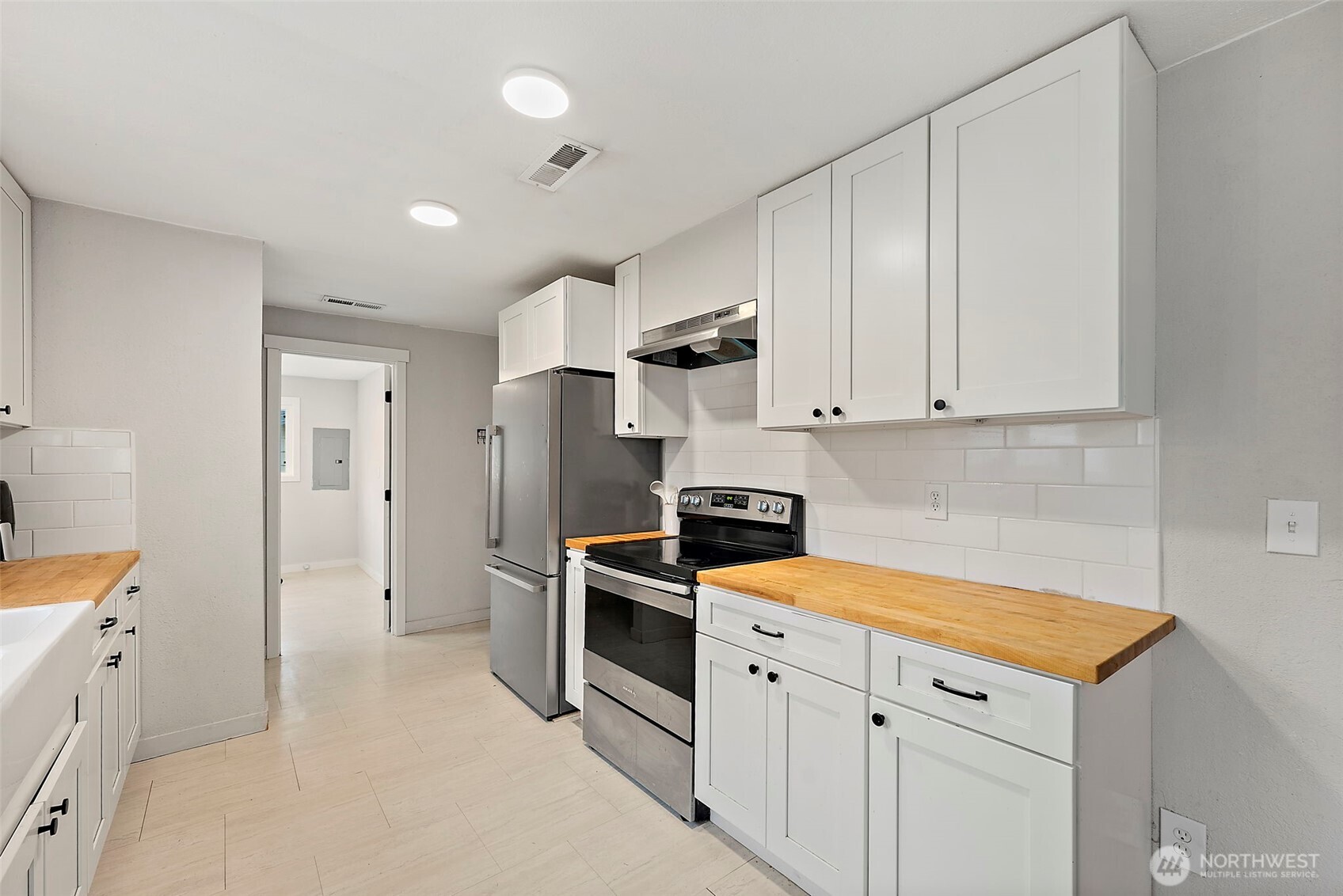 2949 S Bay Road NE, Olympia, WA 98506