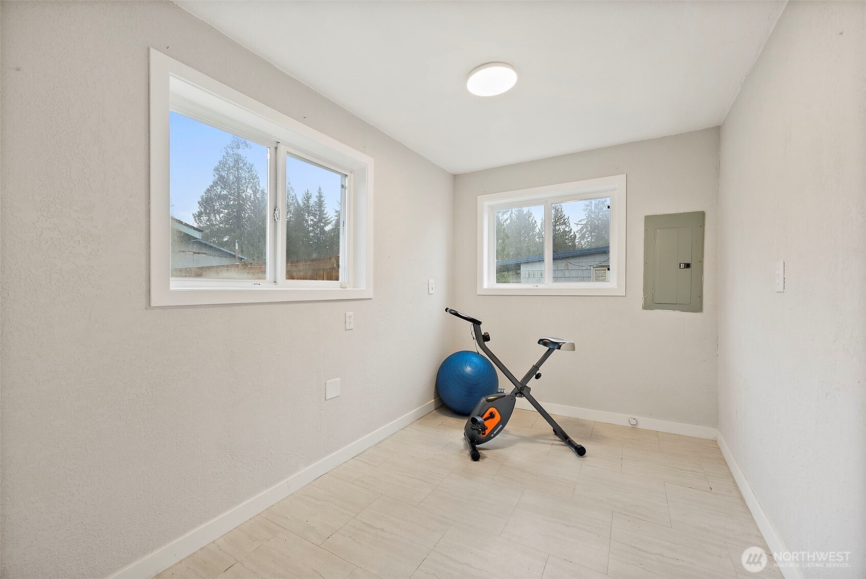 2949 S Bay Road NE, Olympia, WA 98506