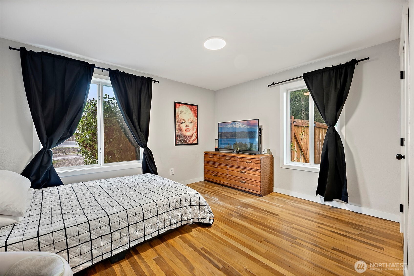 2949 S Bay Road NE, Olympia, WA 98506