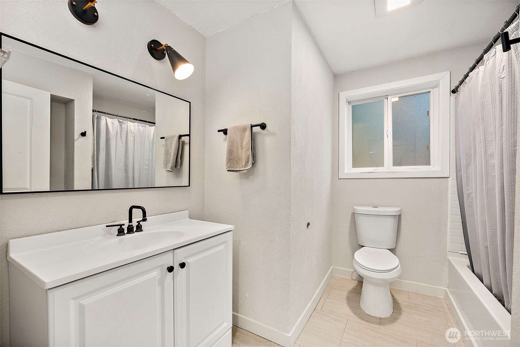 2949 S Bay Road NE, Olympia, WA 98506