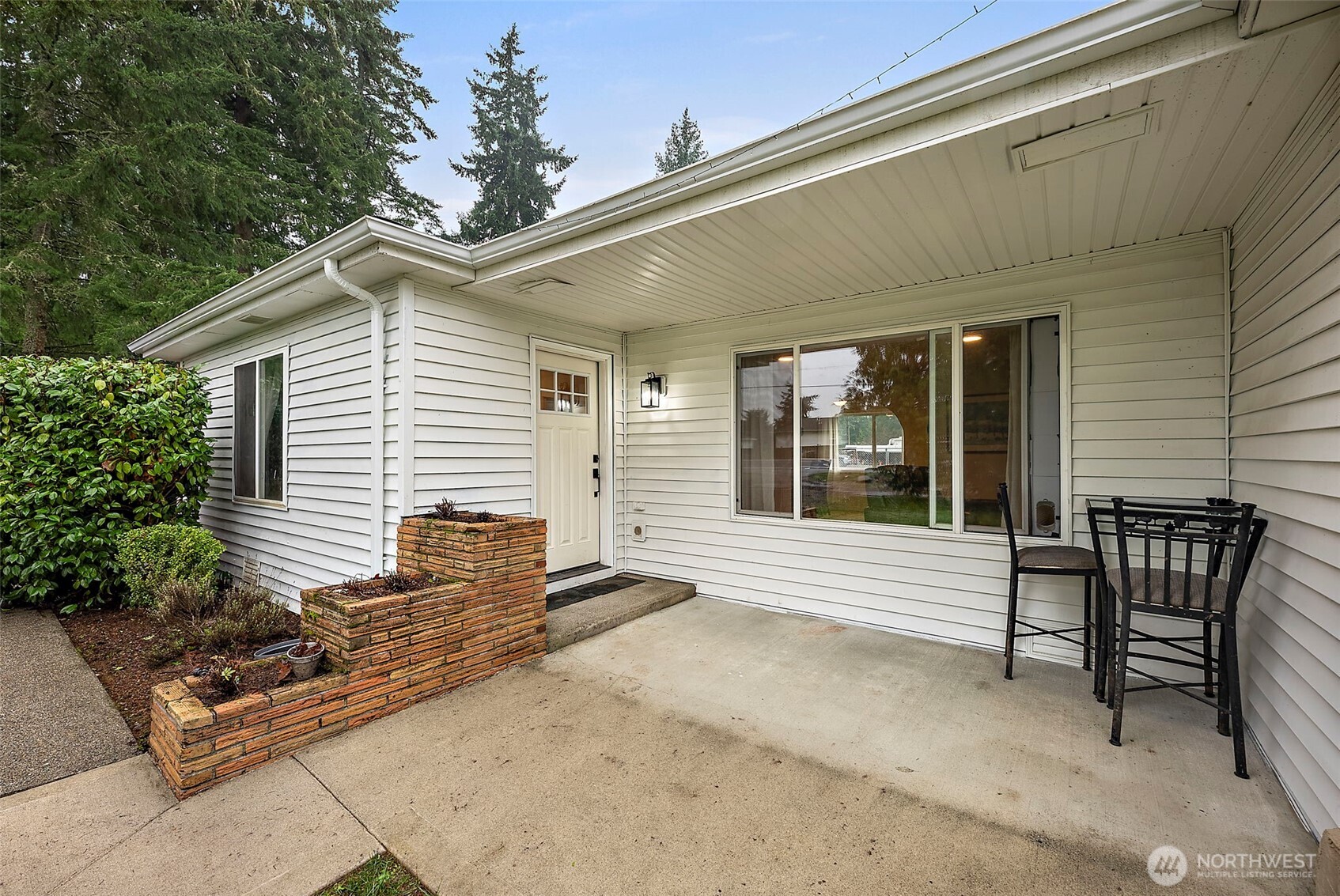 2949 S Bay Road NE, Olympia, WA 98506