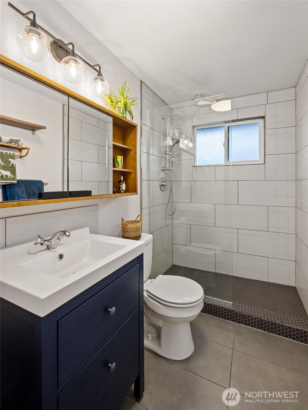 215 Hubbard Road , Lynnwood, WA 98036