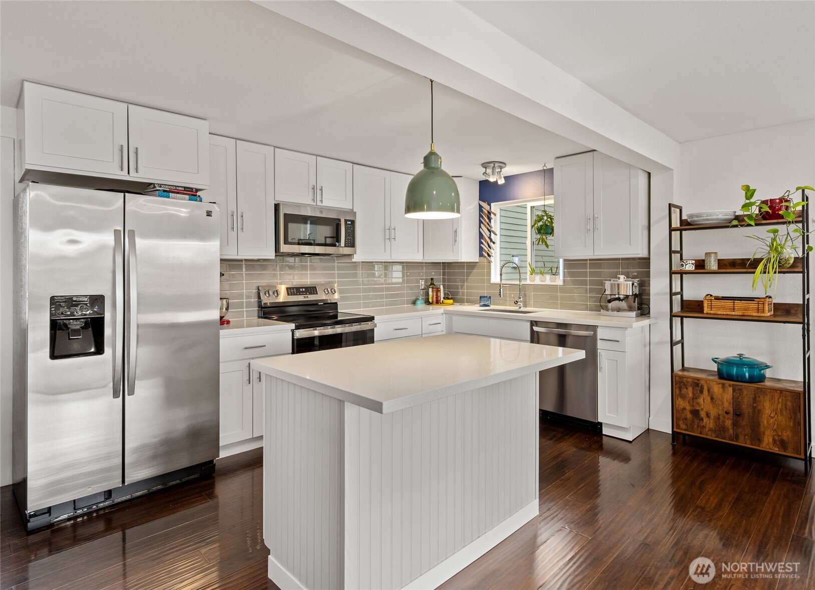 215 Hubbard Road , Lynnwood, WA 98036