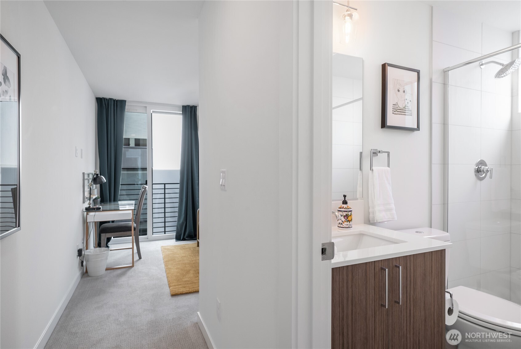 1728 11th Avenue #A, Seattle, WA 98122-2458