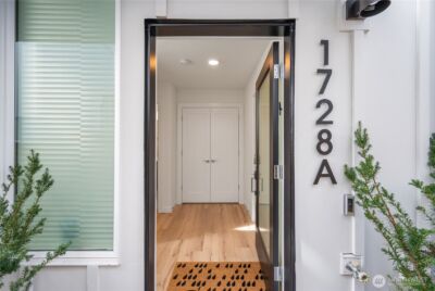 1728 11th Avenue #A, Seattle, WA 98122-2458 - Photo 3