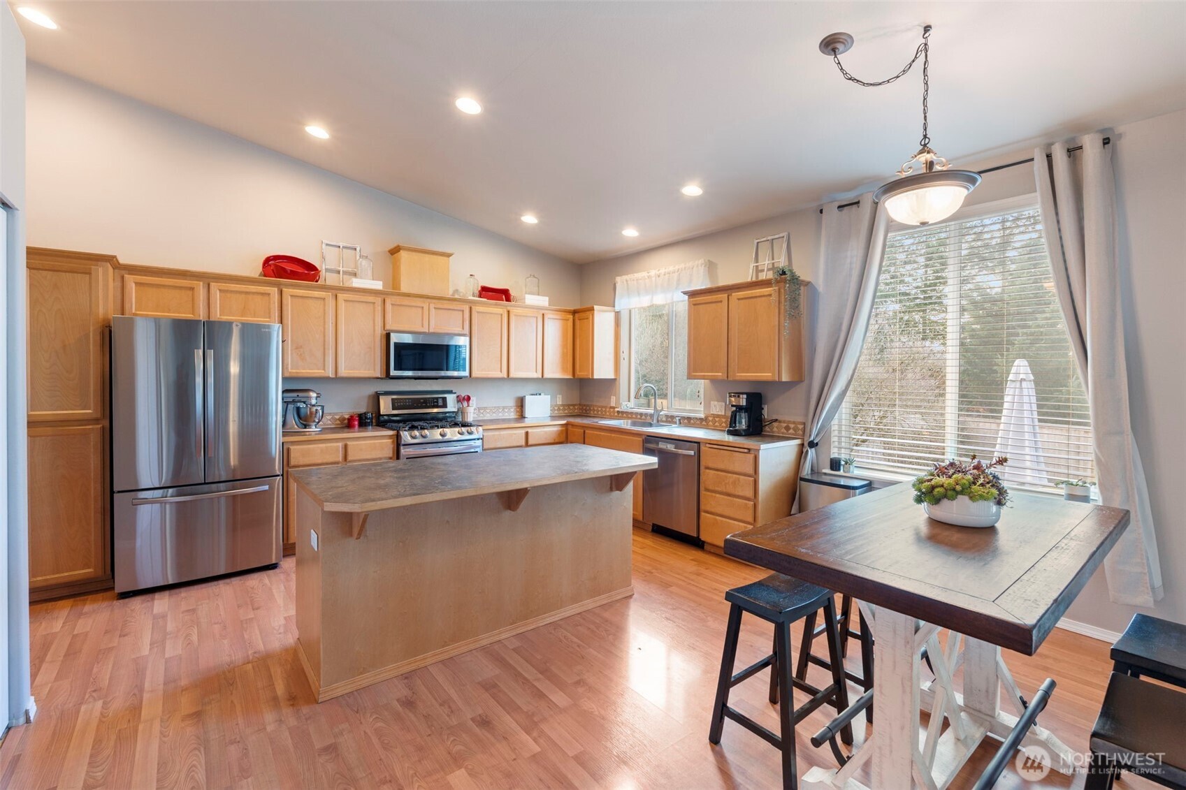 2201 Cooper Crest Street NW, Olympia, WA 98502