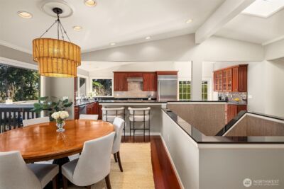 2414 79th Avenue NE, Medina, WA 98039 - Photo 10