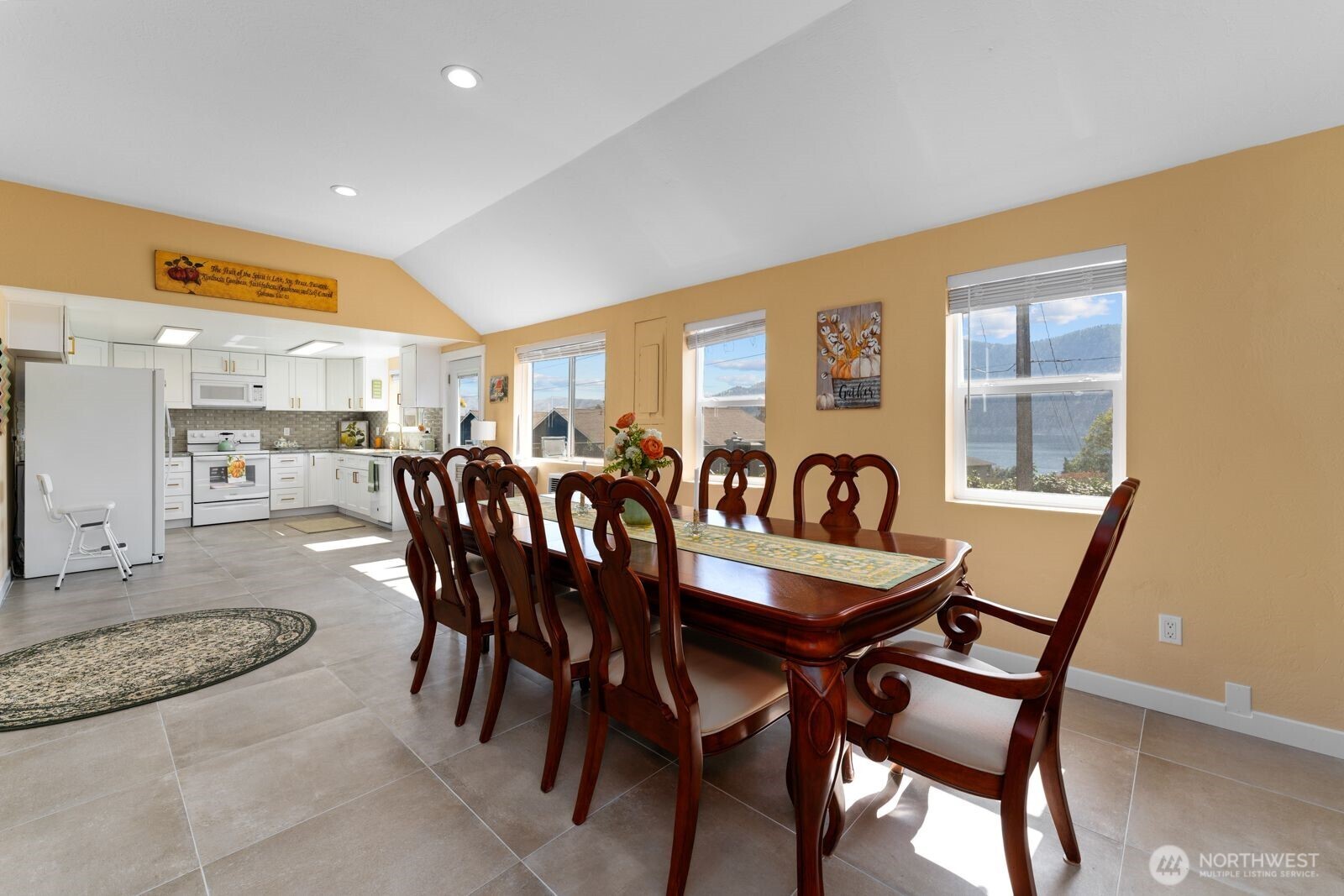 703 Boetzkes Avenue , Manson, WA 98831-9219