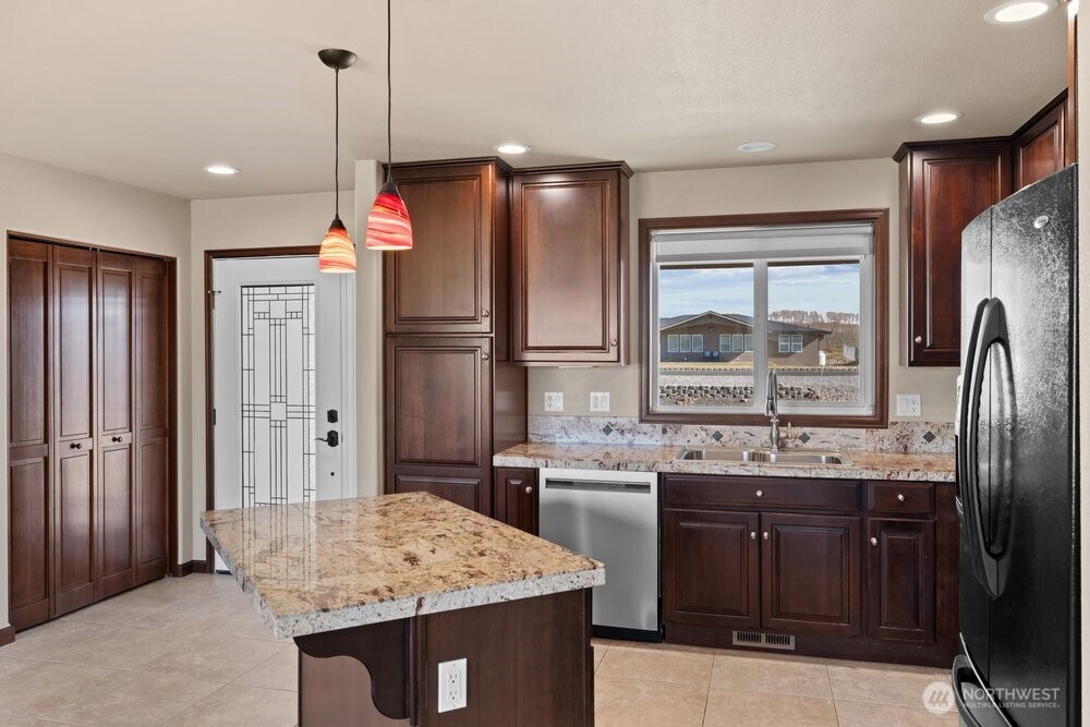 206 Moon River View SW, Mattawa, WA 99349