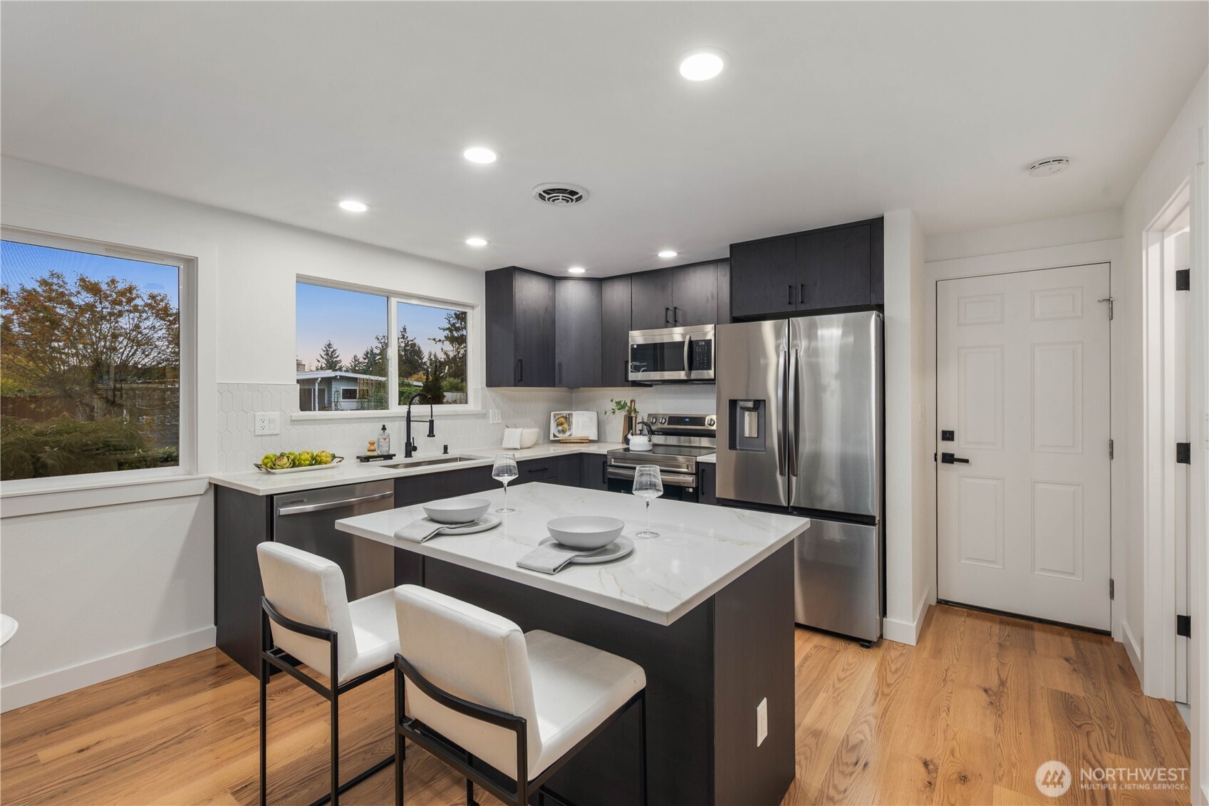 16802 NE 6th Place , Bellevue, WA 98008