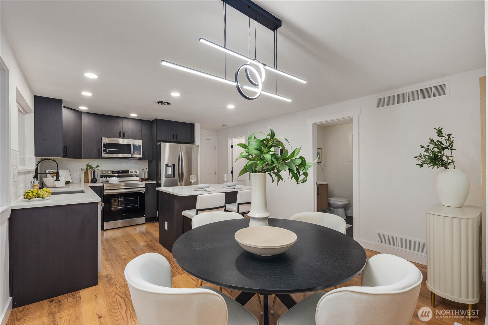 16802 NE 6th Place , Bellevue, WA 98008