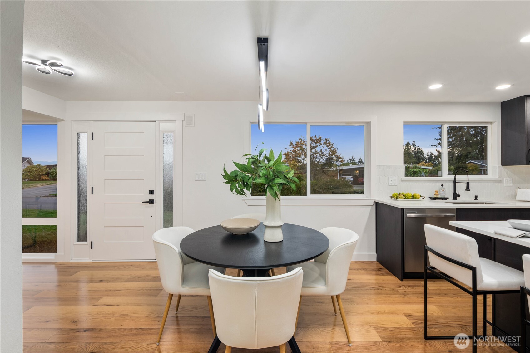 16802 NE 6th Place , Bellevue, WA 98008