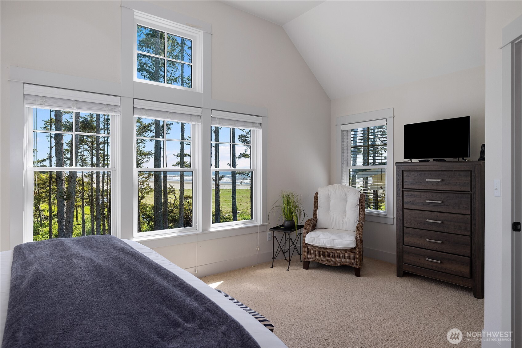 34 Seaside Lane , Pacific Beach, WA 98571