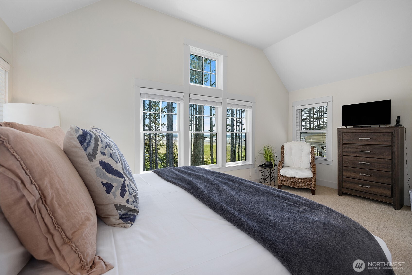 34 Seaside Lane , Pacific Beach, WA 98571