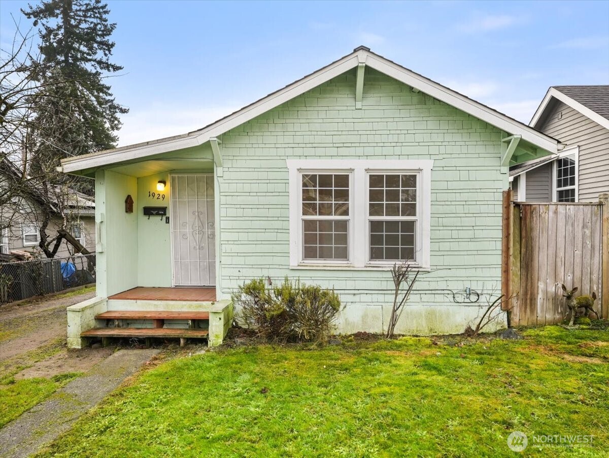 1929 11th Street , Bremerton, WA 98337