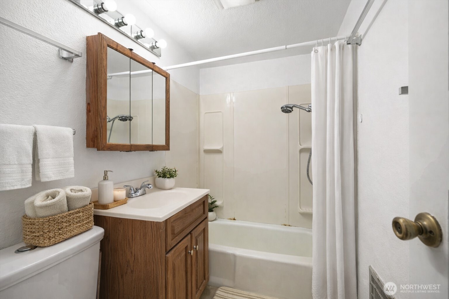 1929 11th Street , Bremerton, WA 98337