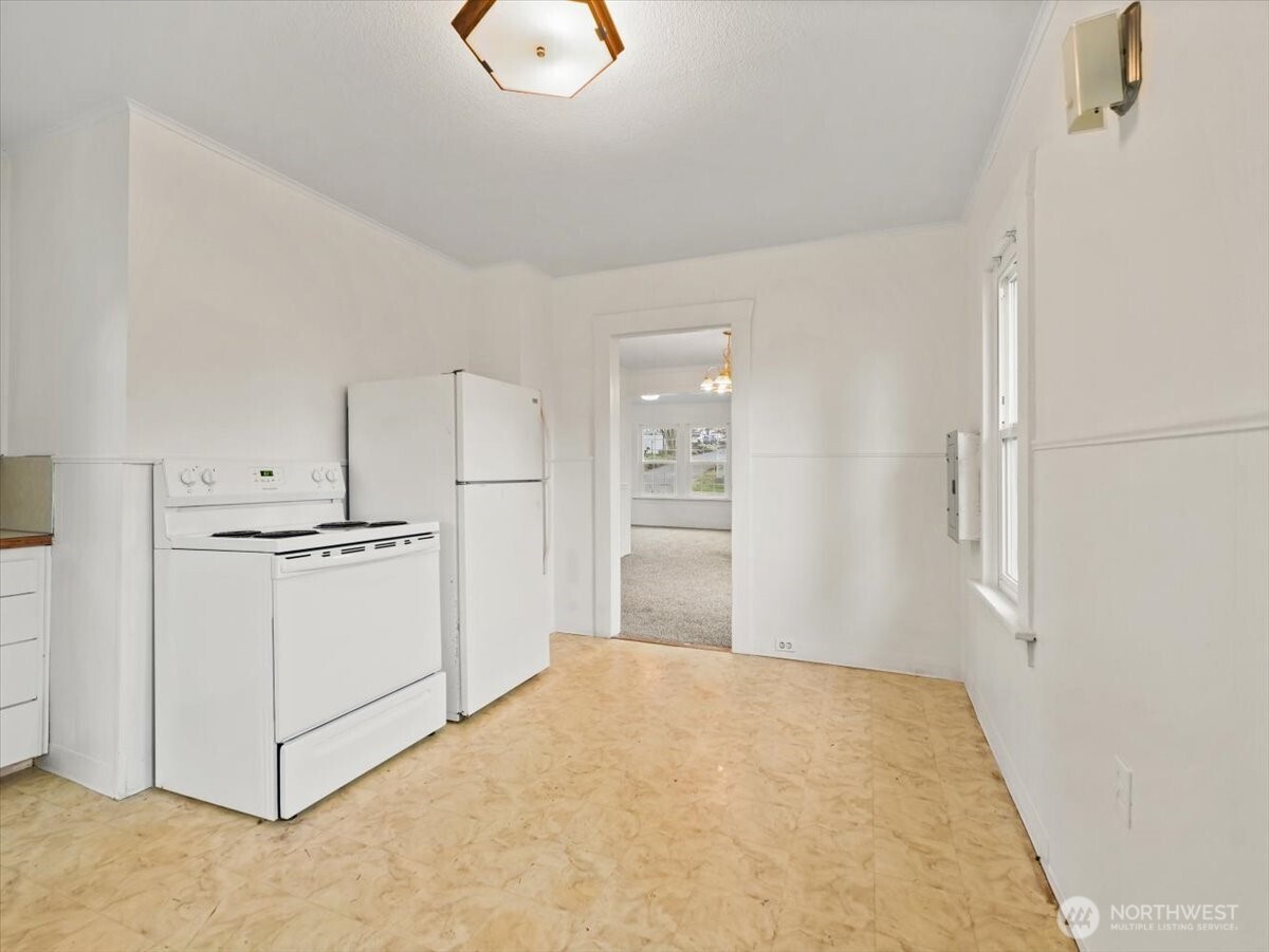 1929 11th Street , Bremerton, WA 98337