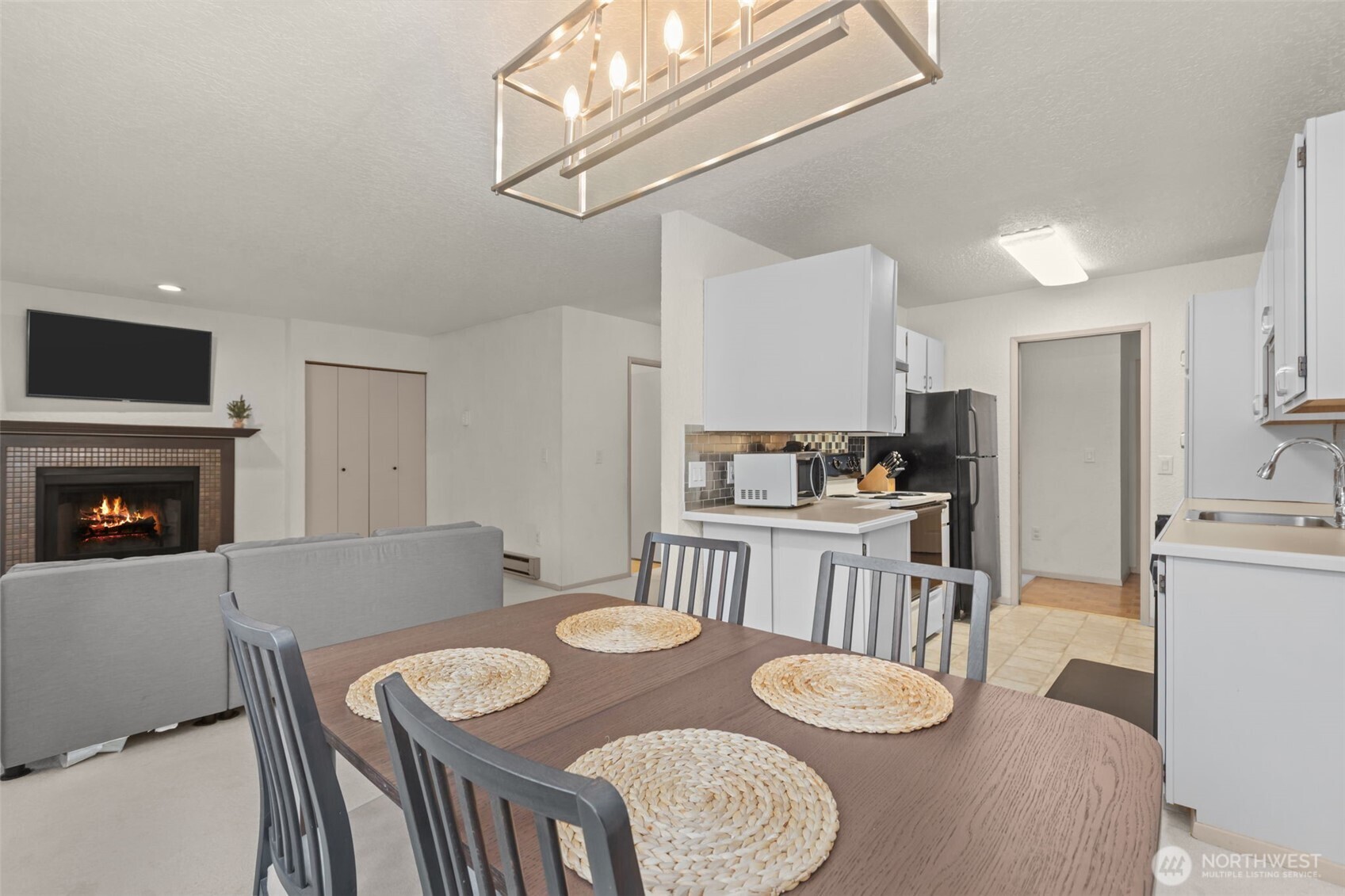 706 136th Place NE #C2, Bellevue, WA 98005