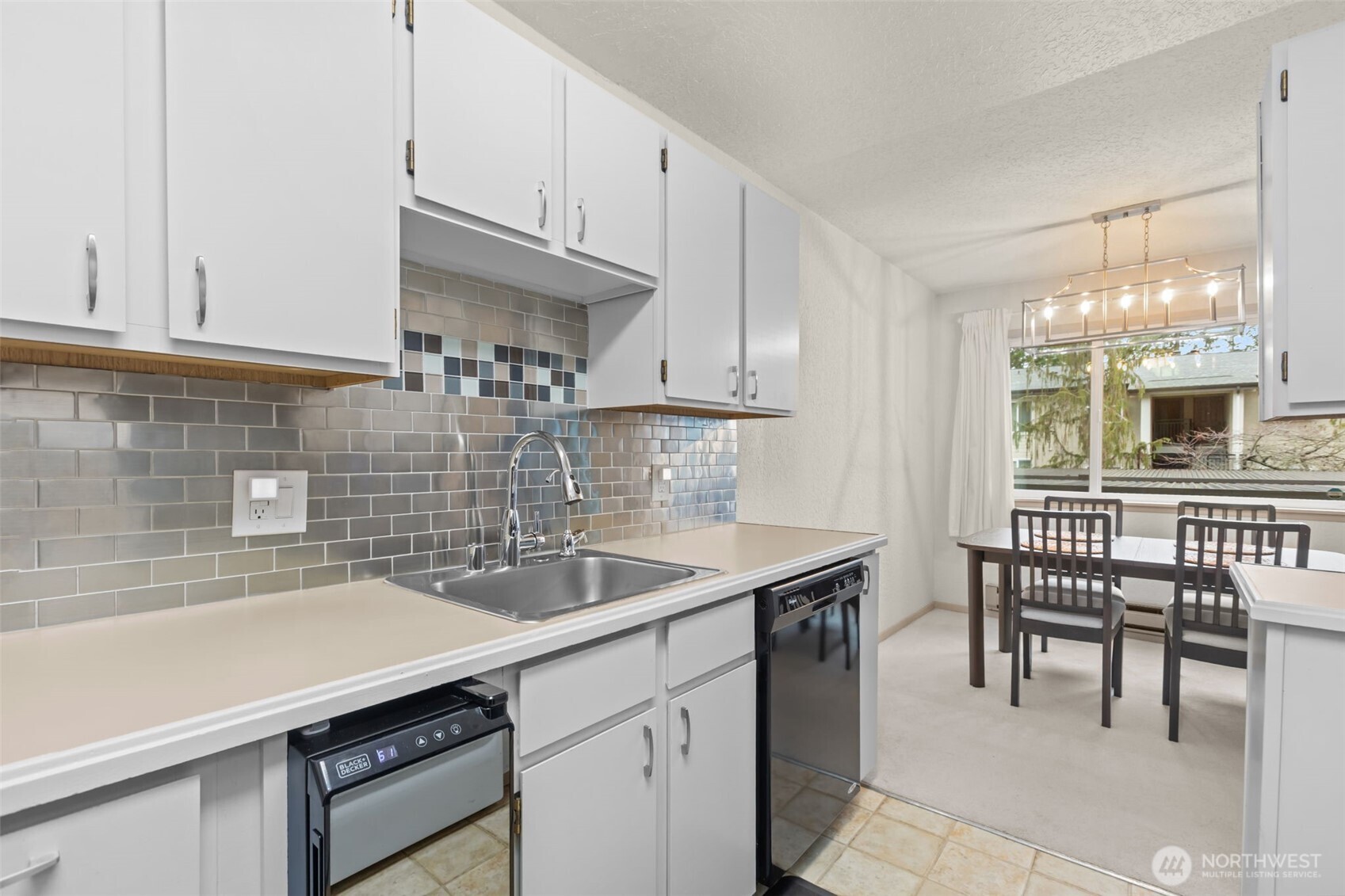 706 136th Place NE #C2, Bellevue, WA 98005