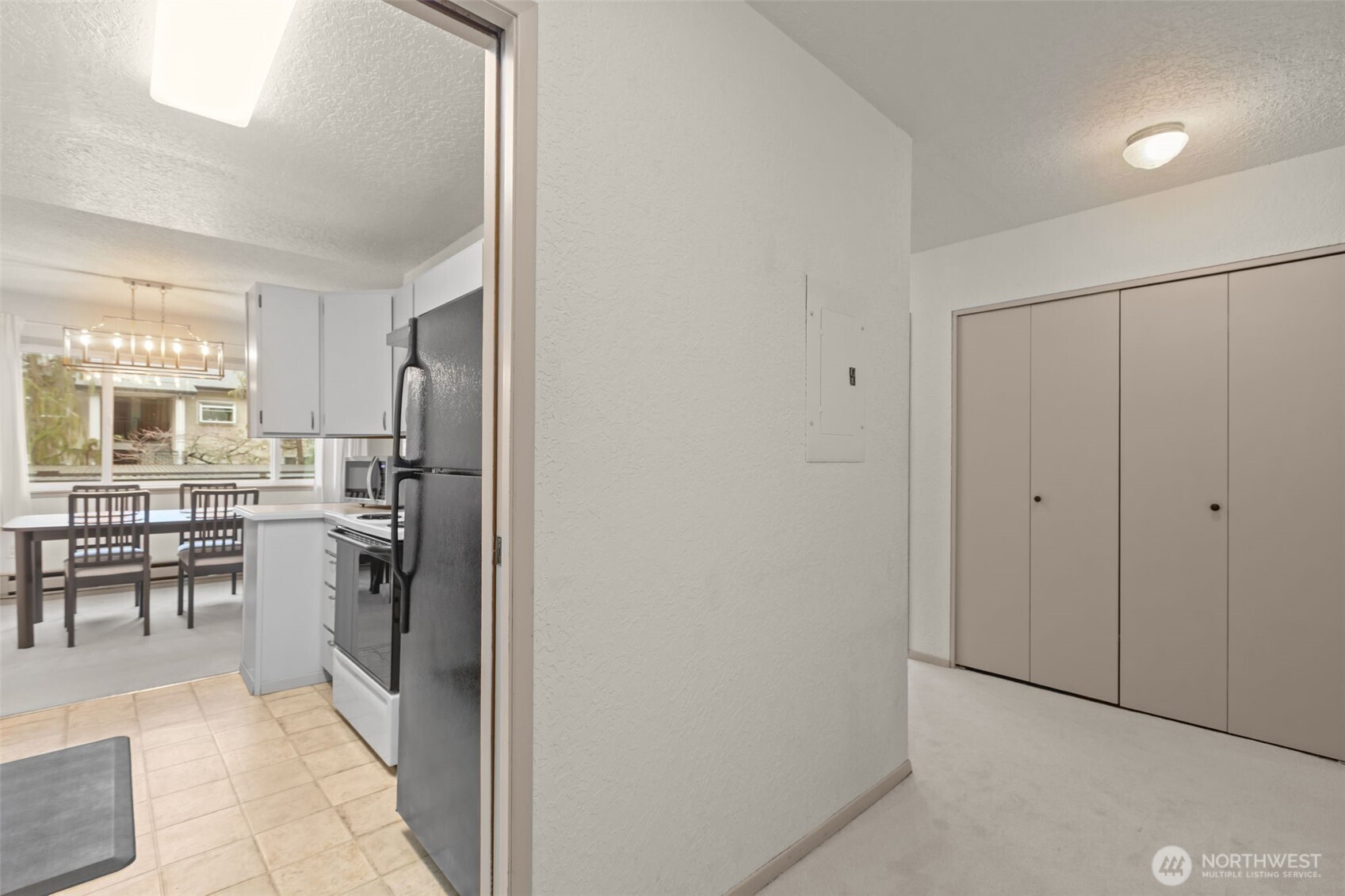 706 136th Place NE #C2, Bellevue, WA 98005