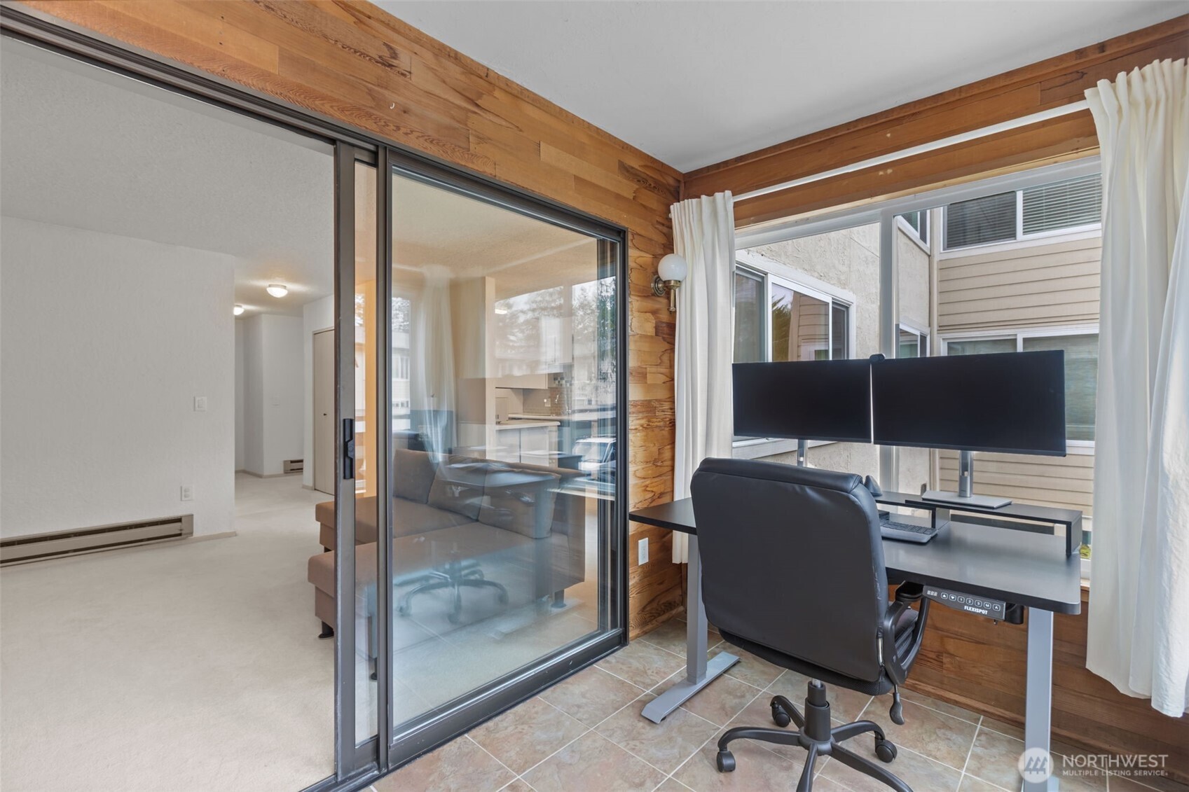 706 136th Place NE #C2, Bellevue, WA 98005