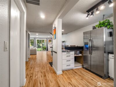 5531 Bridgeport Way W #B, University Place, WA 98467 - Photo 2