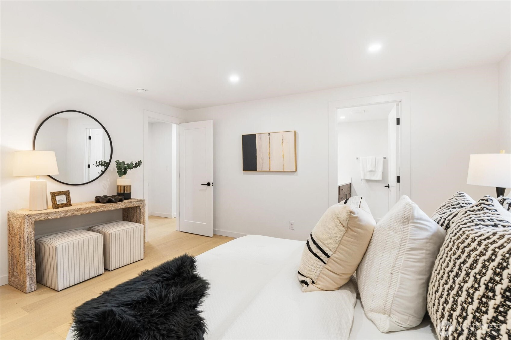 13163 93rd Avenue NE, Kirkland, WA 98034