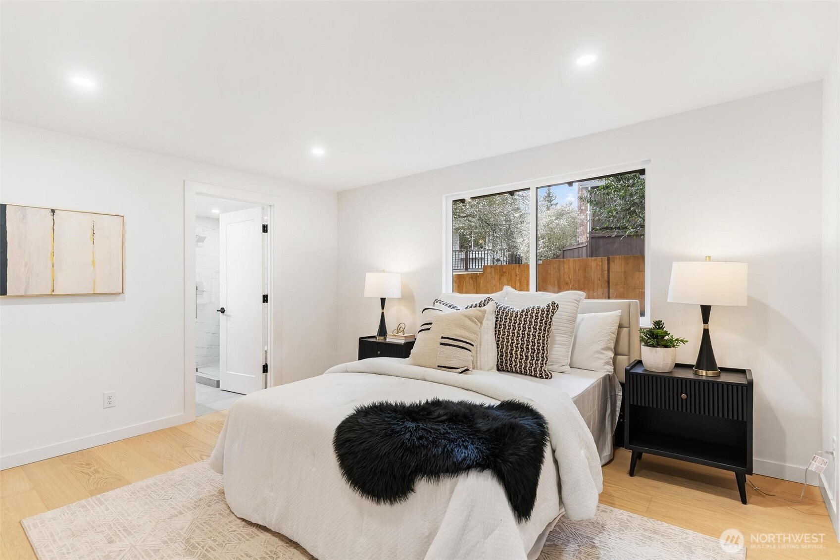 13163 93rd Avenue NE, Kirkland, WA 98034