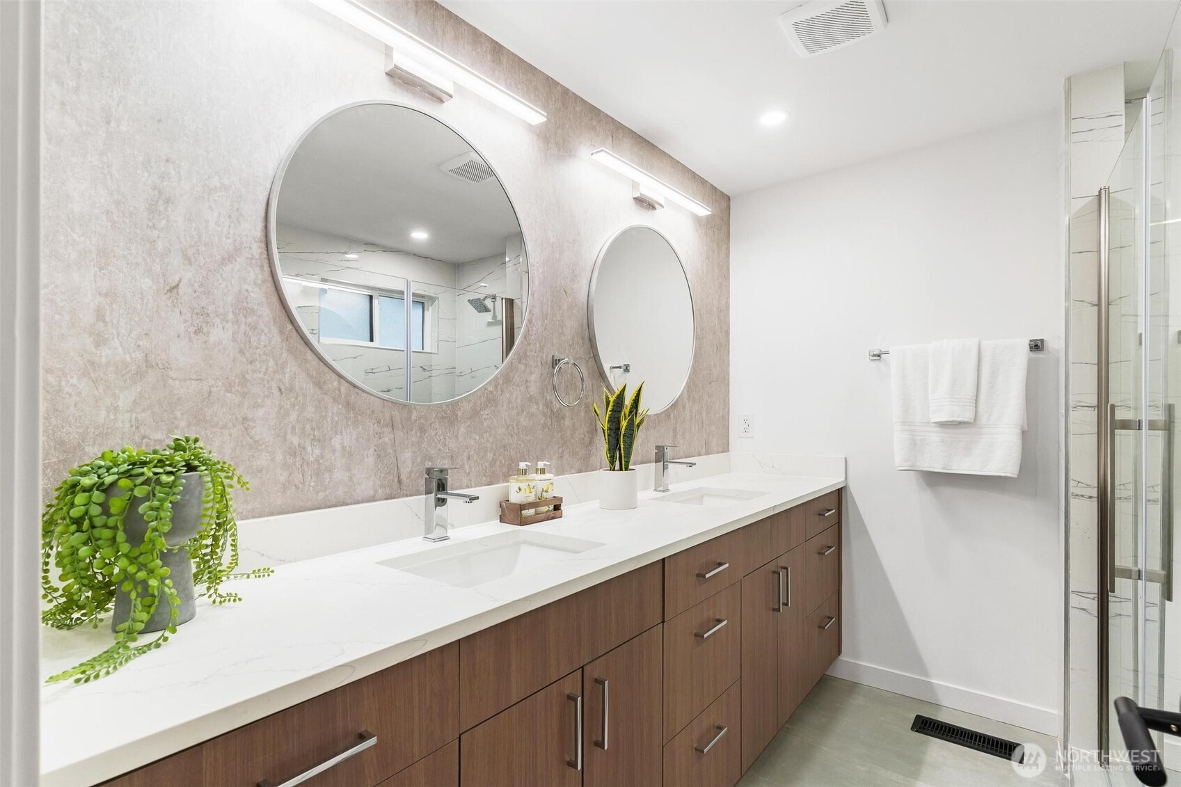 13163 93rd Avenue NE, Kirkland, WA 98034