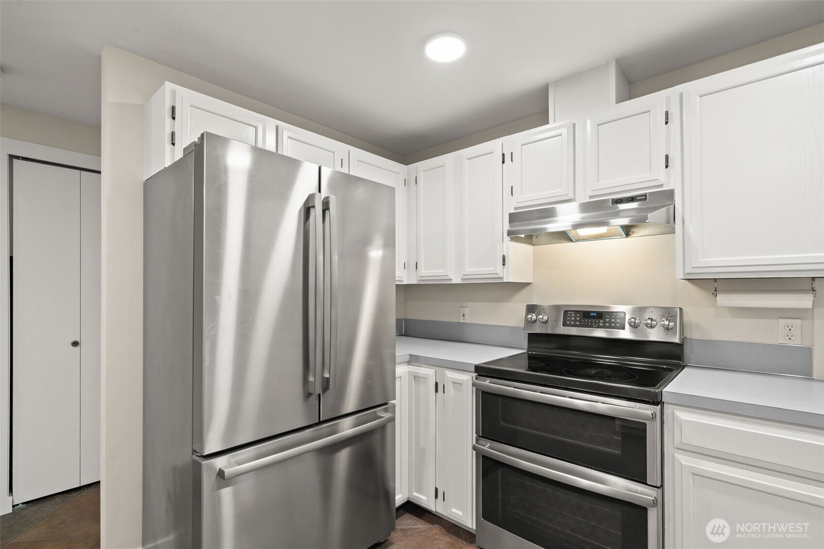 21985 Apollo Drive NE, Poulsbo, WA 98370