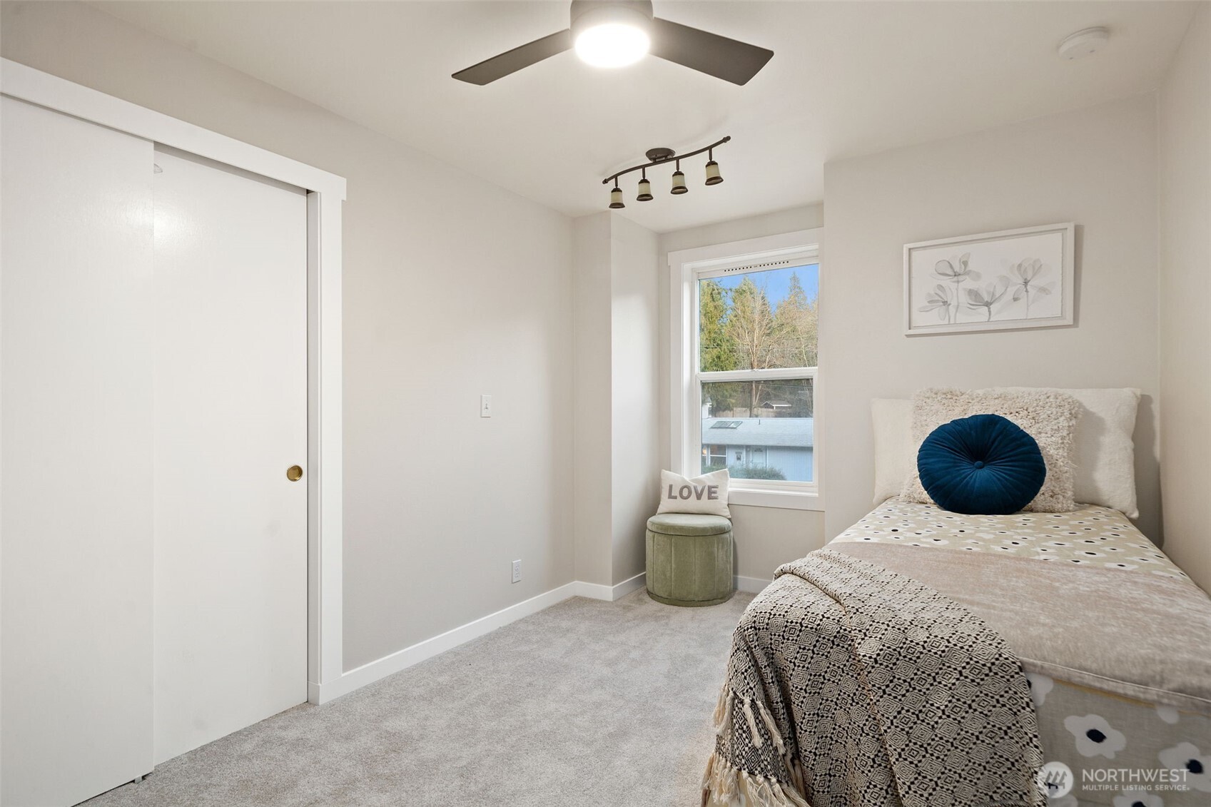 21985 Apollo Drive NE, Poulsbo, WA 98370