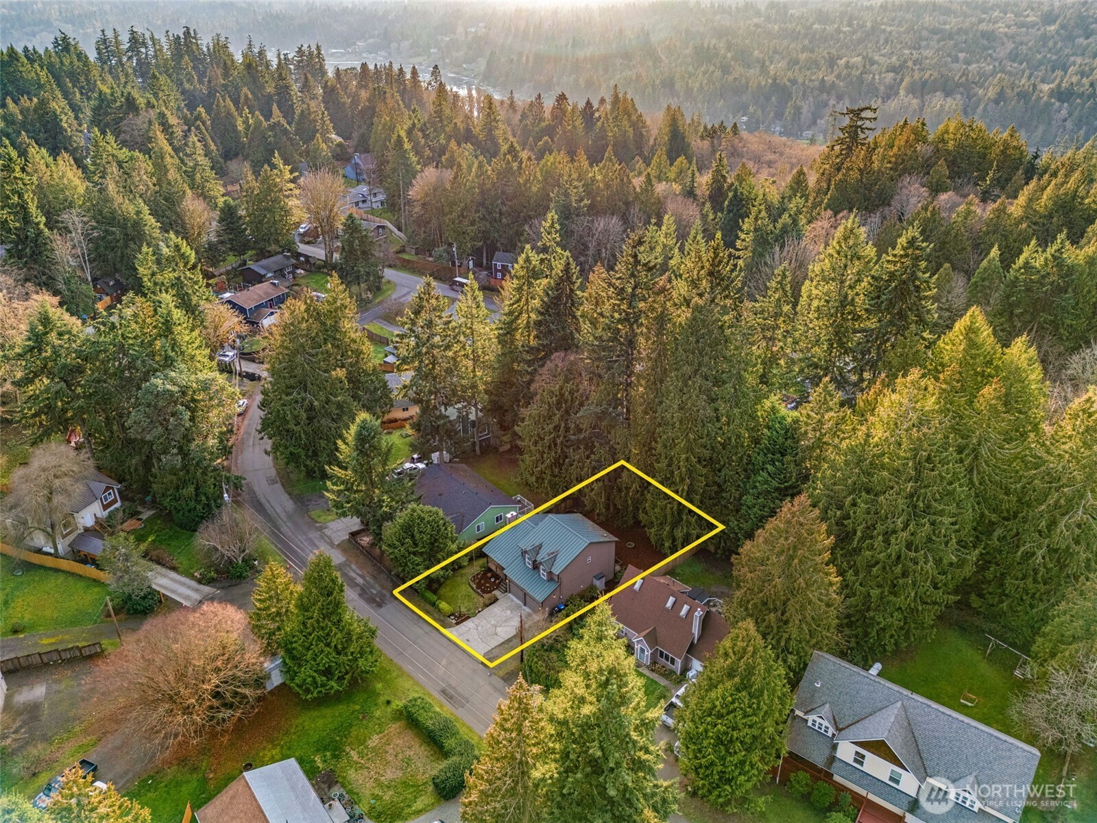 21985 Apollo Drive NE, Poulsbo, WA 98370