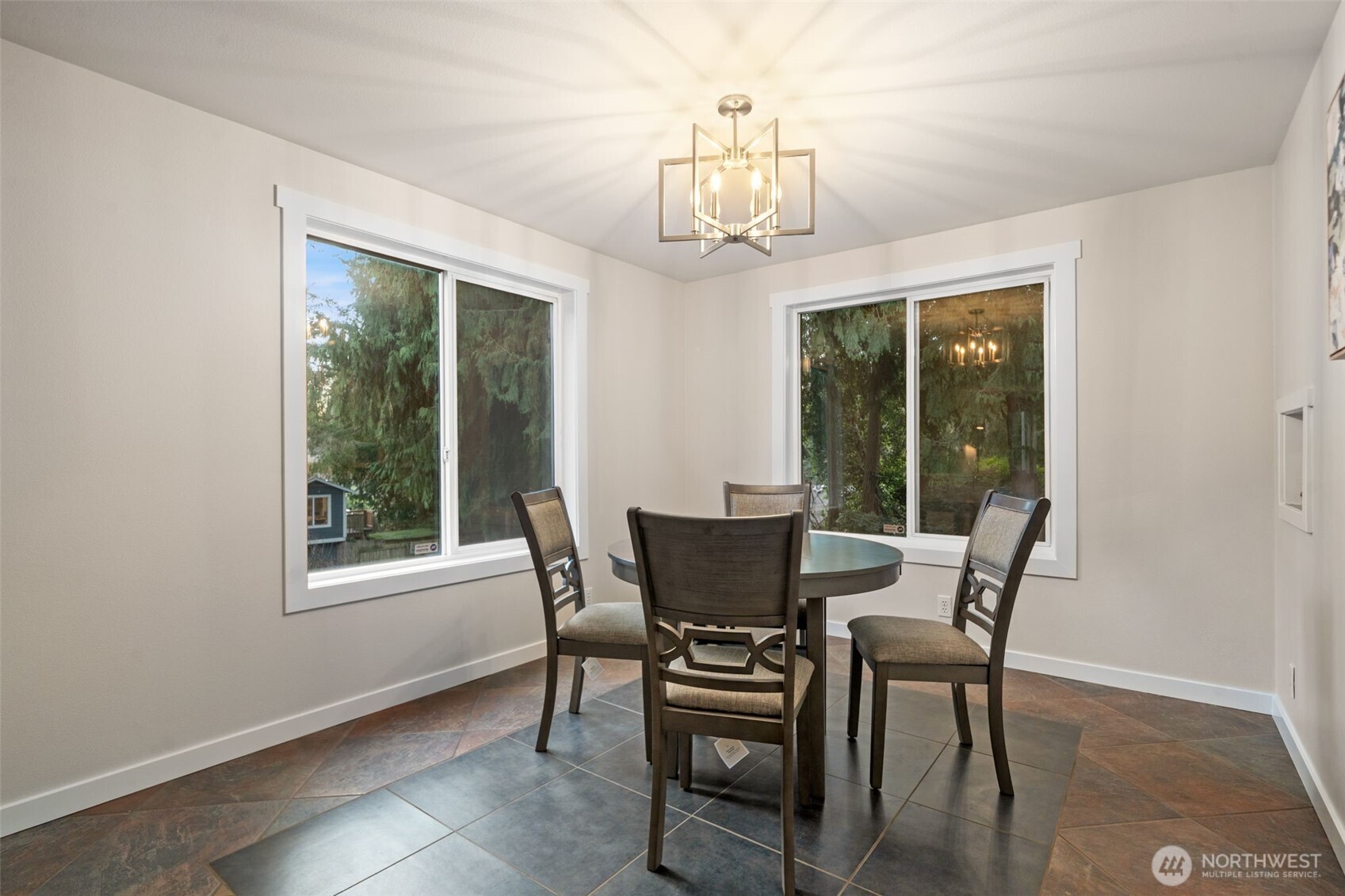 21985 Apollo Drive NE, Poulsbo, WA 98370