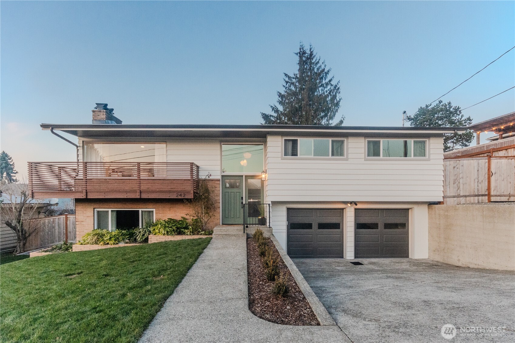 242 SW 186th Street , Normandy Park, WA 98166