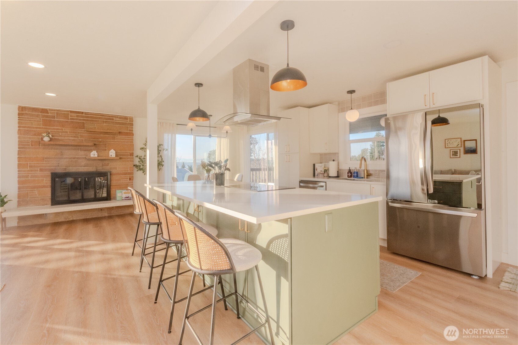 242 SW 186th Street , Normandy Park, WA 98166