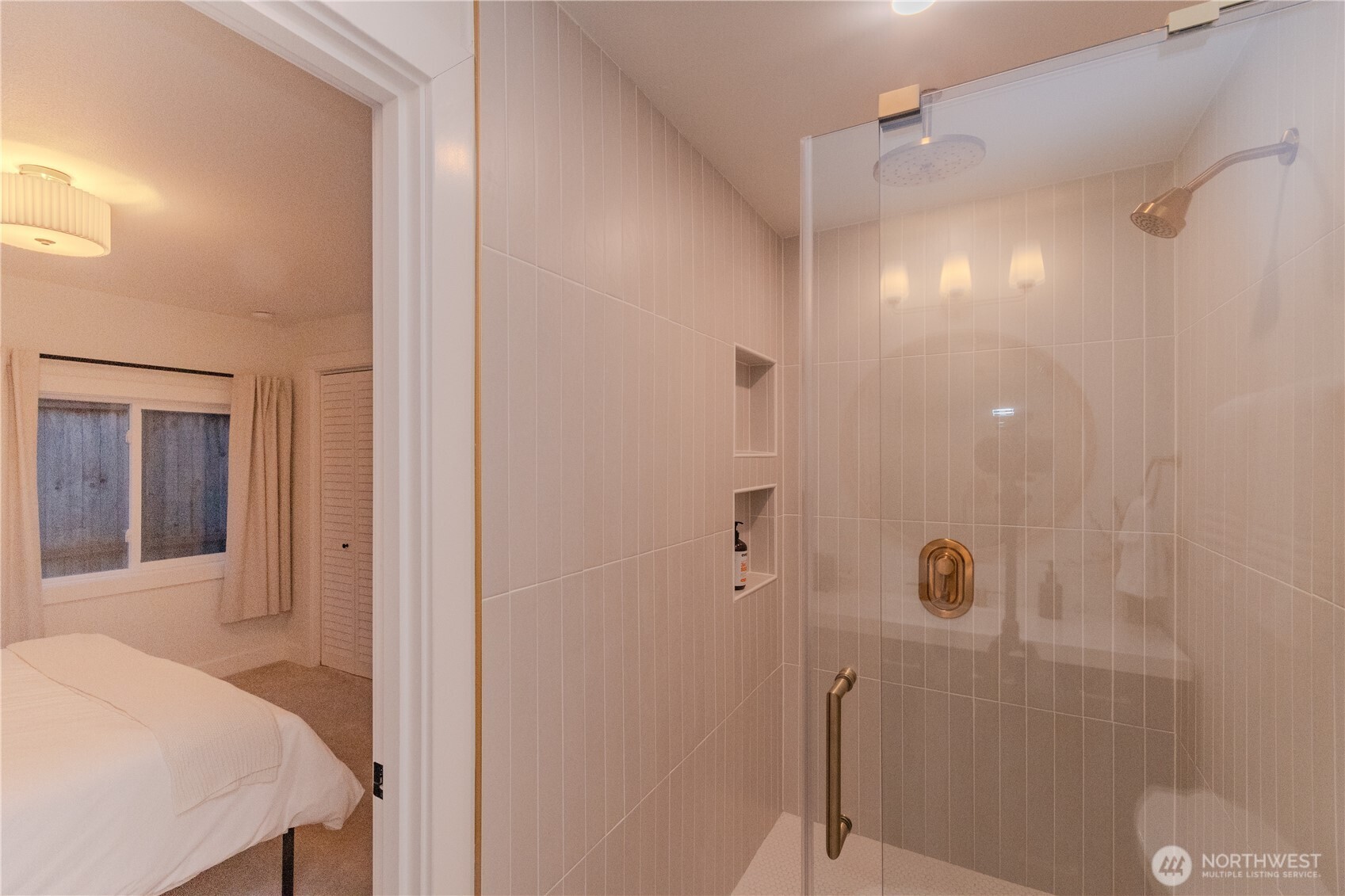 242 SW 186th Street , Normandy Park, WA 98166