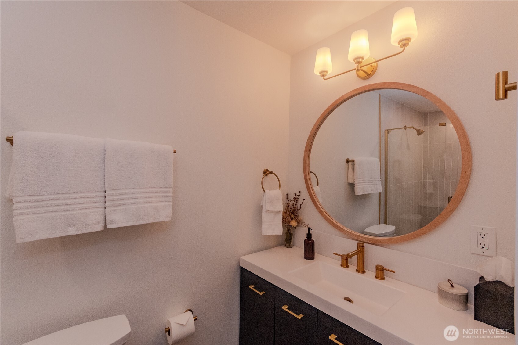 242 SW 186th Street , Normandy Park, WA 98166