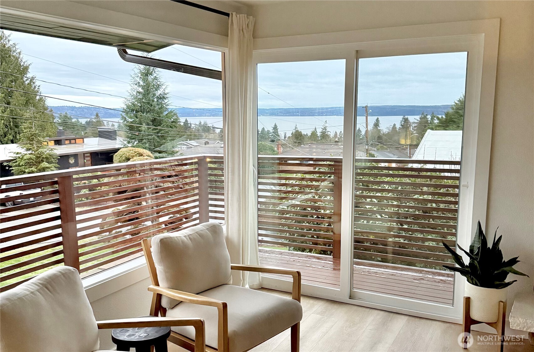 242 SW 186th Street , Normandy Park, WA 98166